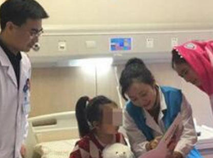 kaiyun 3岁女孩厄运患上“乳腺癌”，若出现这3个“表象”，最好别无情